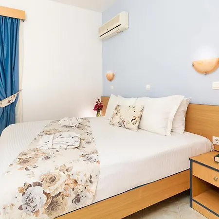 Bella Vista Stegna Aparthotel 3*